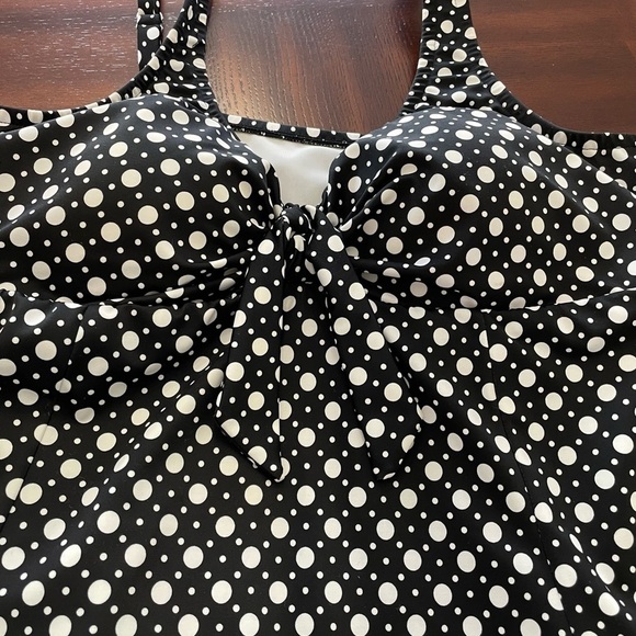 Craft& Barrow women’s one piece swimsuit black with white polkadot. Size 18 - Picture 4 of 4
